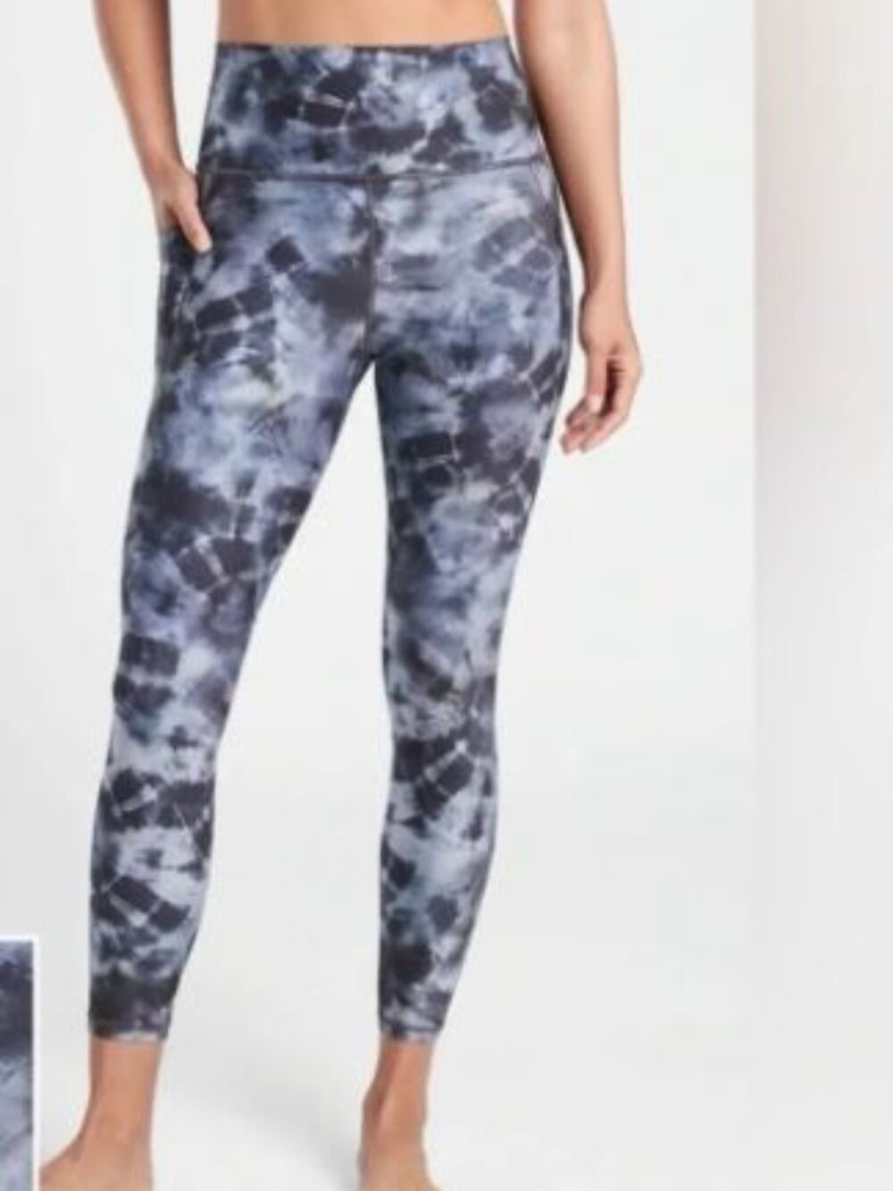 Athleta tie dye leggings Salutation Stash Pocket Tight Leggings Workout Stretch